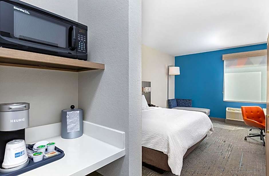 Holiday Inn Express Hurricane Mills Waverly By IHG