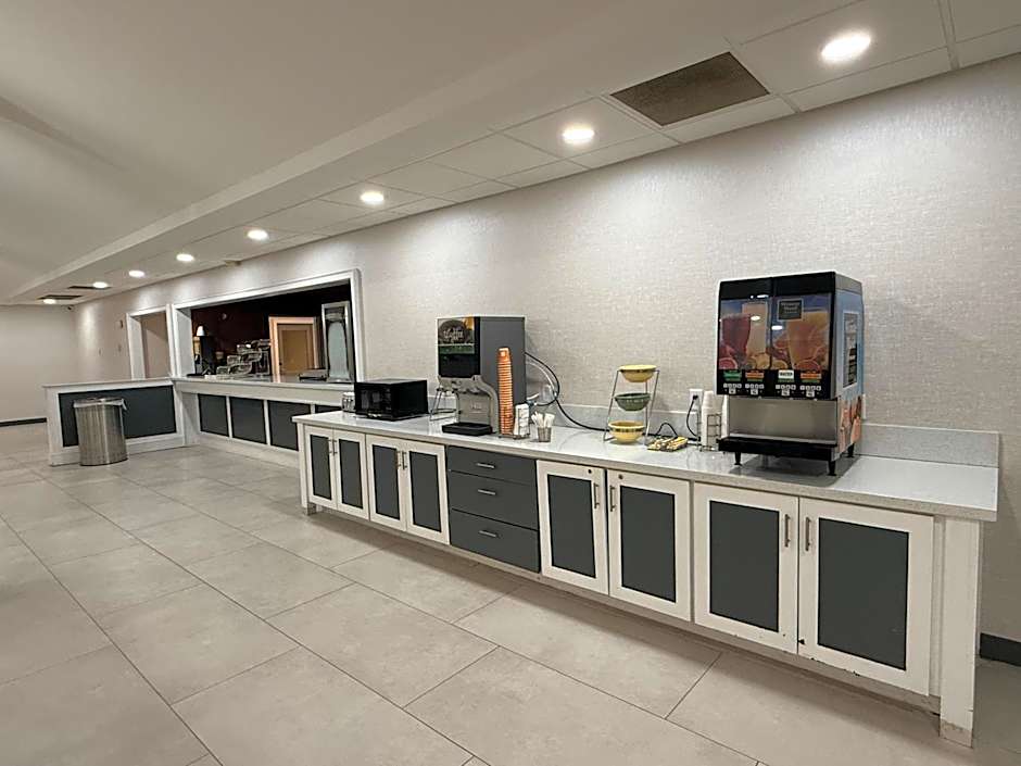 Quality Inn & Suites Baton Rouge West - Port Allen