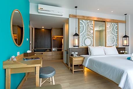 Upper Pool Access (Waters Wing)