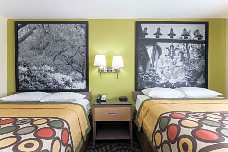 2 Queen Beds Non-Smoking