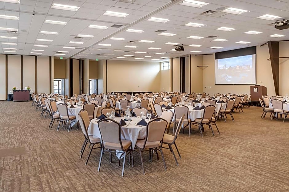 Best Western Premier Boulder Falls Inn