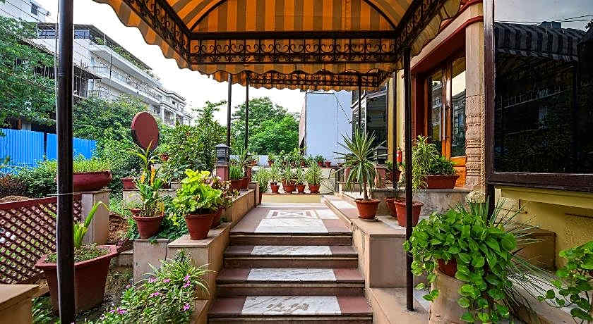 Siris 18 Hotel Gurgaon