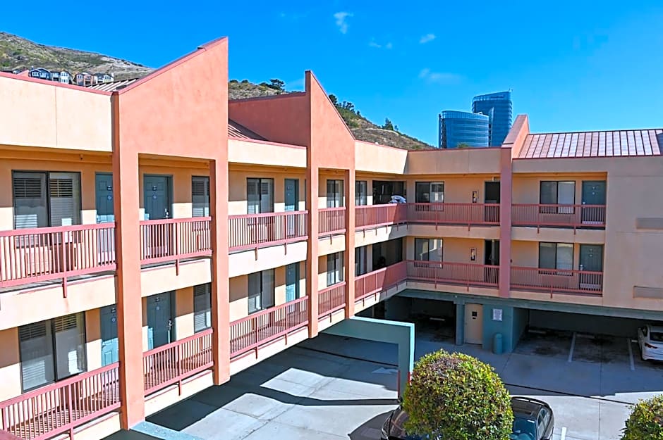 Days Inn by Wyndham San Francisco S/Oyster Point Airport