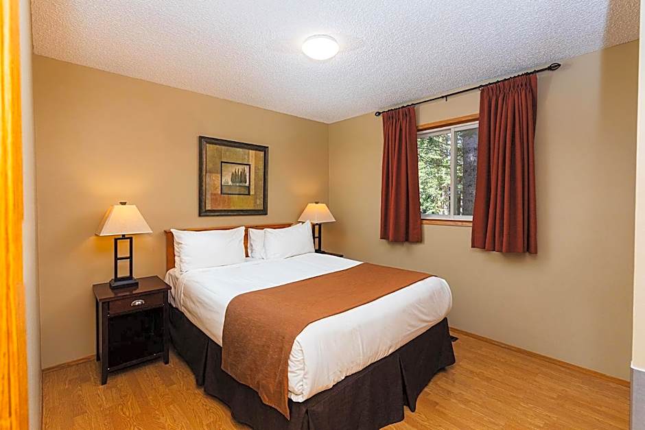 Overlander Mountain Lodge