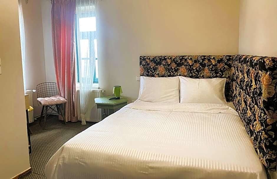 Shamrock Elati Retreats