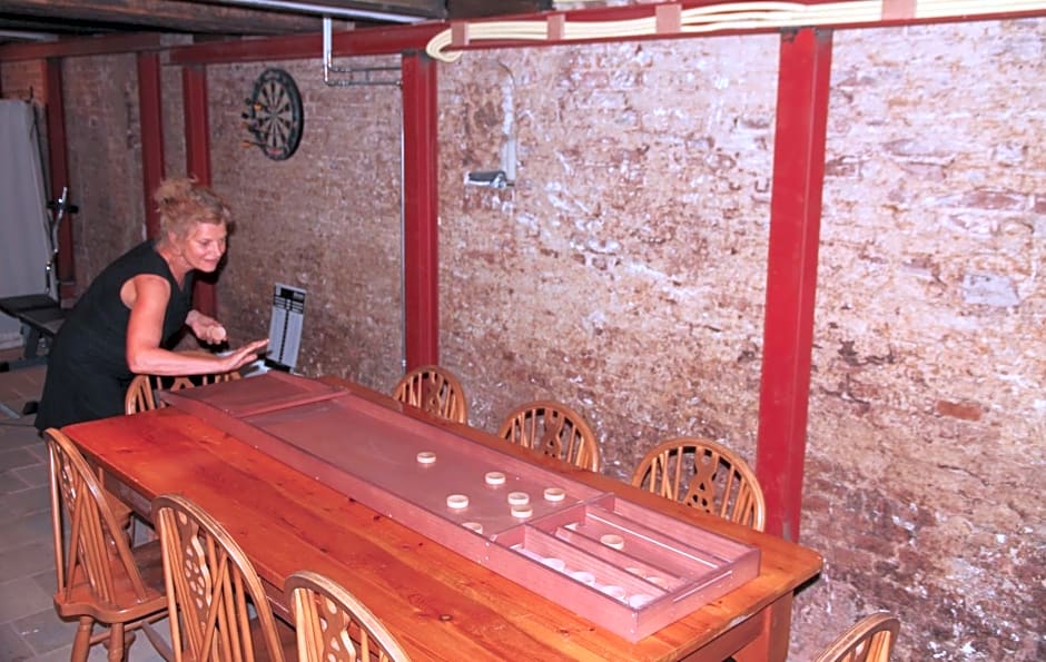 Top-notch apartment along canal in historic centre