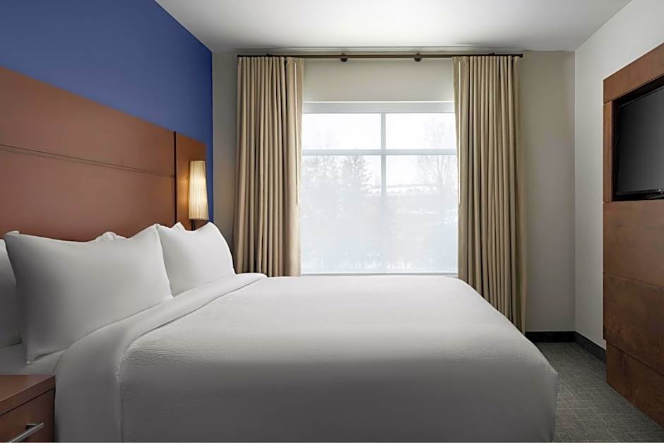 Inn at Bellefield / Hyde Park