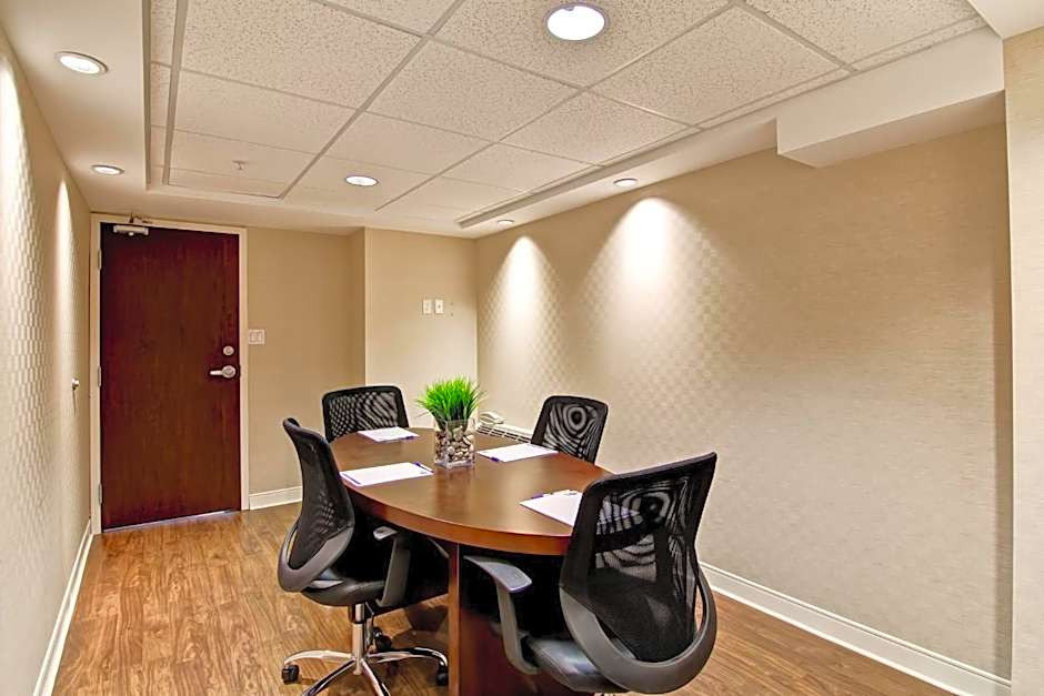 Holiday Inn Express Hotel & Suites Toronto - Markham By IHG