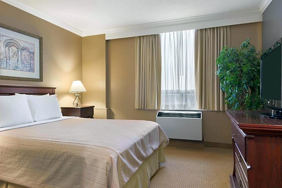 Days Inn by Wyndham Ottawa West
