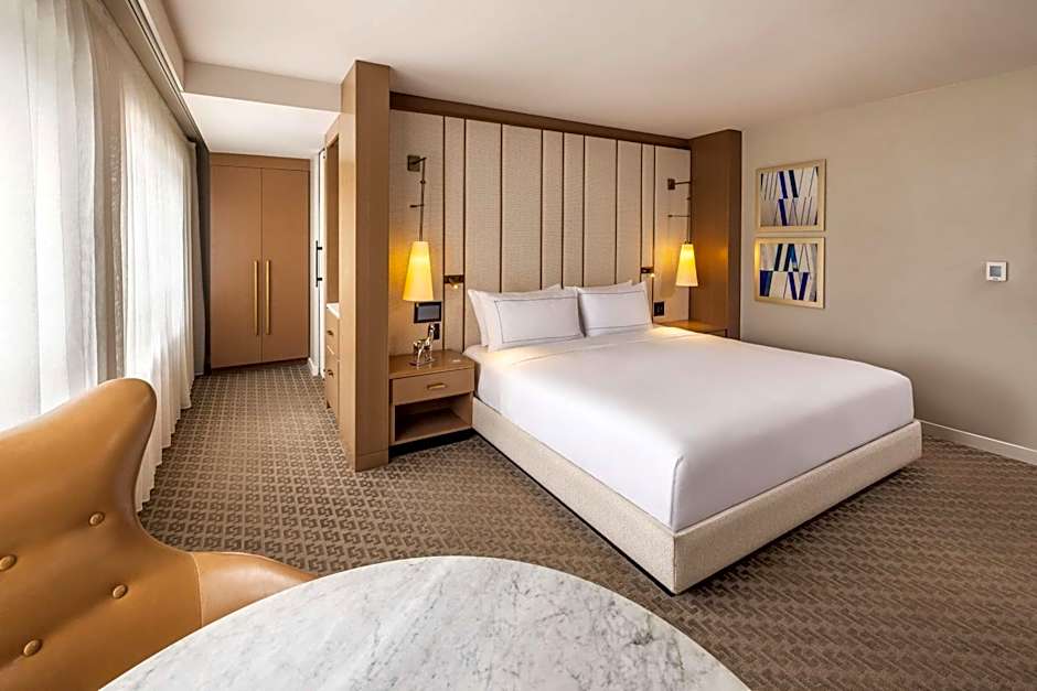 The Statler Dallas, Curio Collection By Hilton