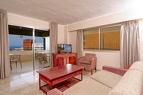 Superior 2 Bedroom Apartment 