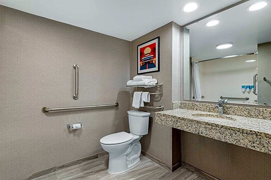 Drury Inn & Suites Joplin