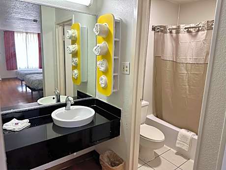 King Room - Non-Smoking