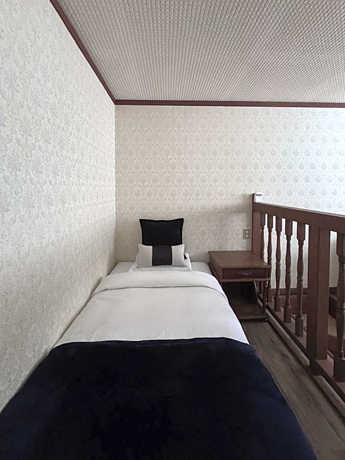 Apricot Pension
