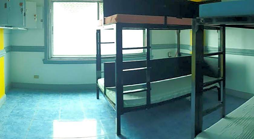 RGL Pinamalayan Condotel by RedDoorz