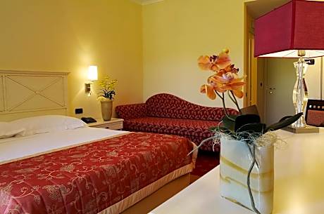 Deluxe Triple Room with Balcony