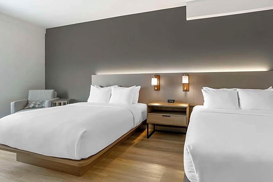 Comfort Inn & Suites Newark Liberty International Airport
