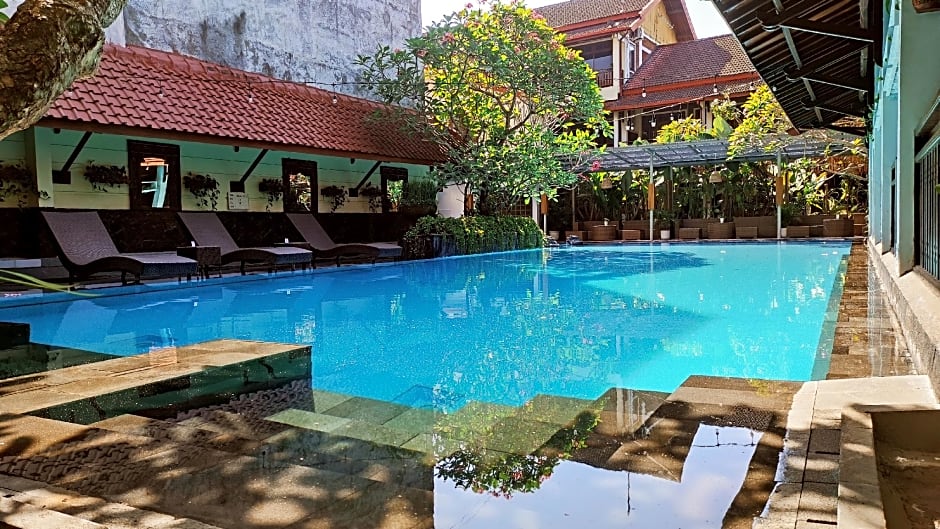 Paku Mas Hotel