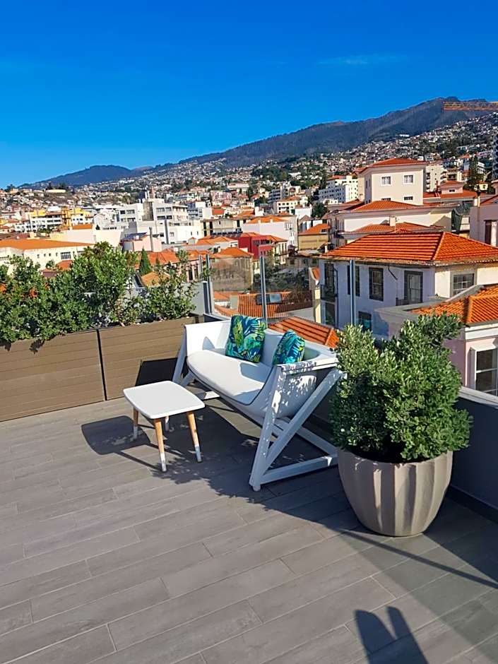 Five Design Rooftop by Storytellers