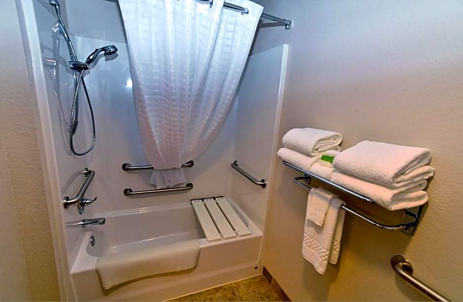 Cobblestone Inn & Suites - Monticello