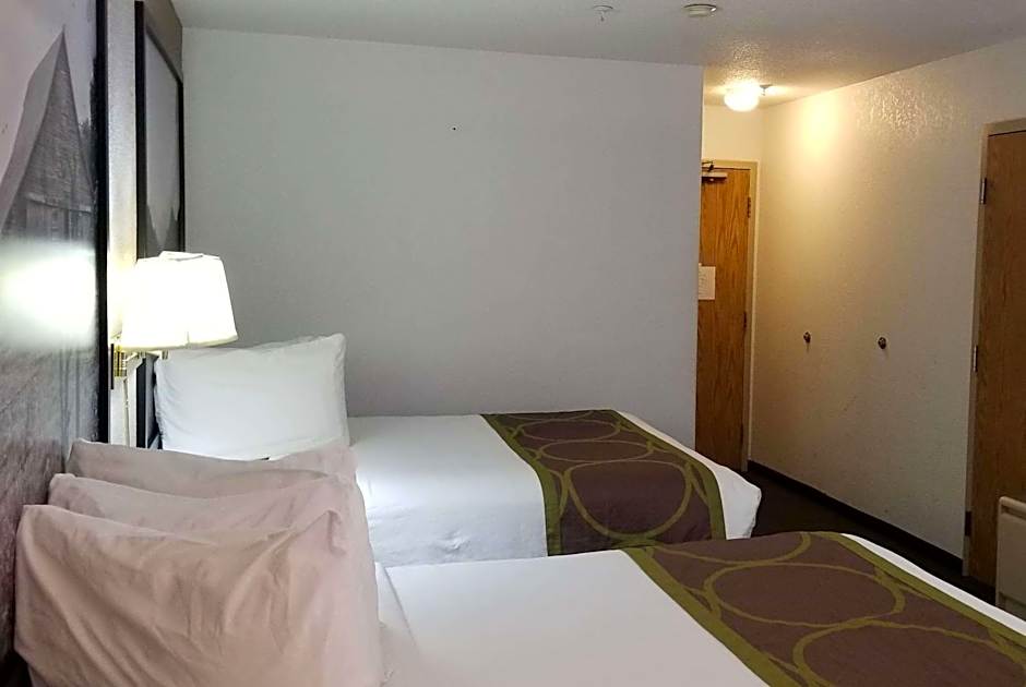 Super 8 by Wyndham Pincher Creek AB