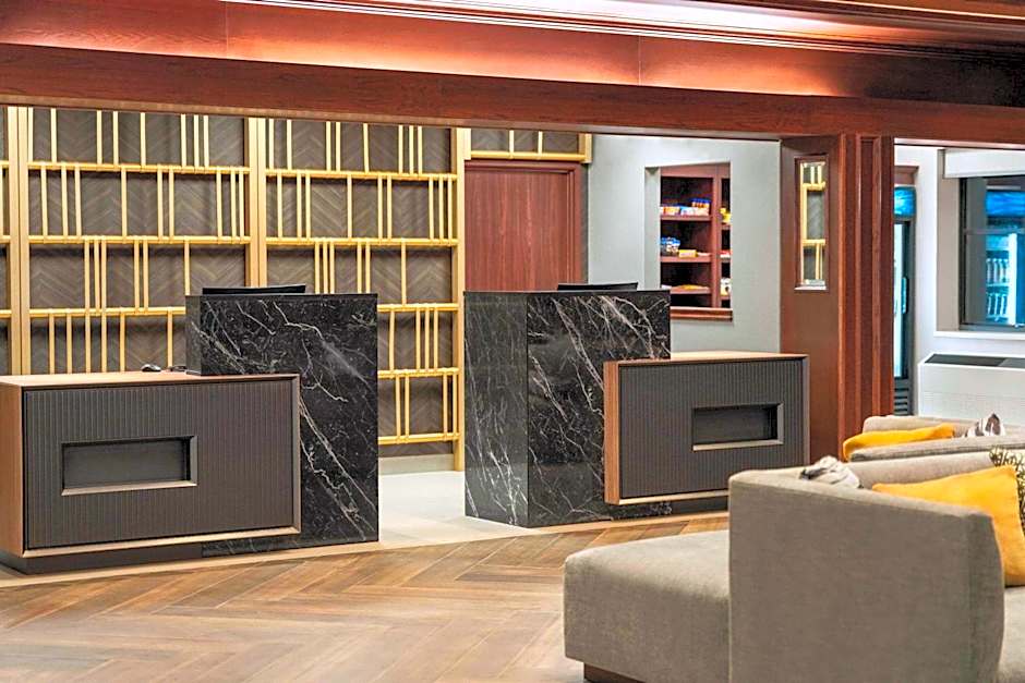 La Quinta Inn & Suites by Wyndham Madison American Center