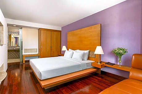 Premium Suite Lake View King