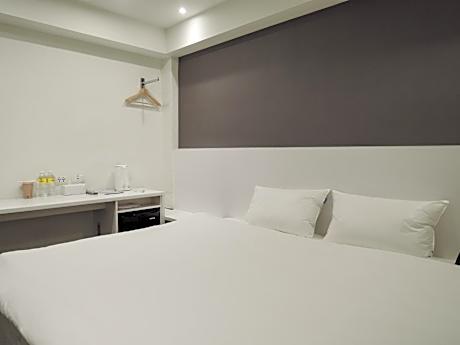 Standard Twin Room - no window