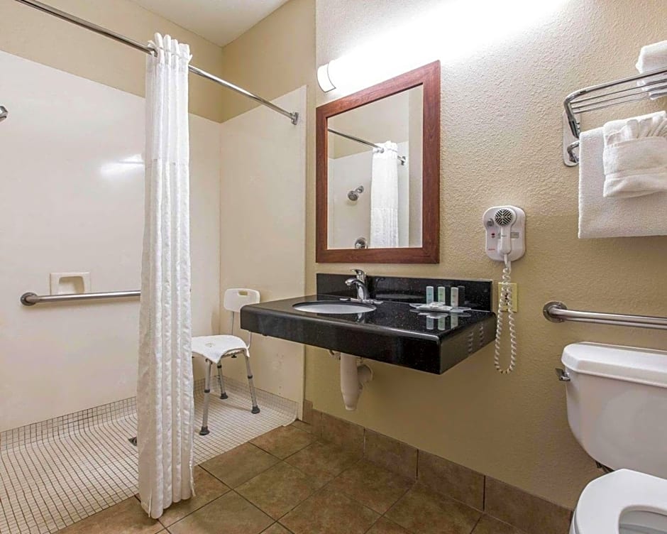 Comfort Suites Bakersfield