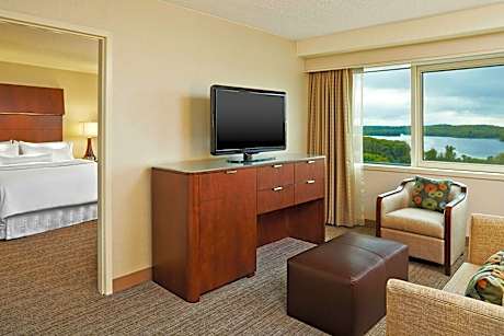 Luxury Suite, 1 Bedroom Suite, 1 King, Corner room