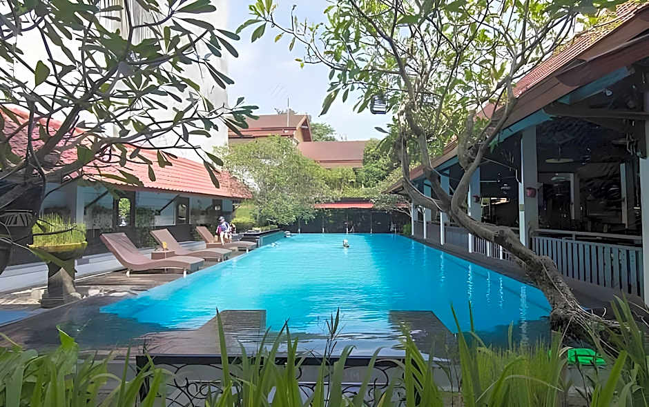 Paku Mas Hotel