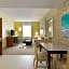 Home2 Suites by Hilton Minneapolis / Roseville, MN