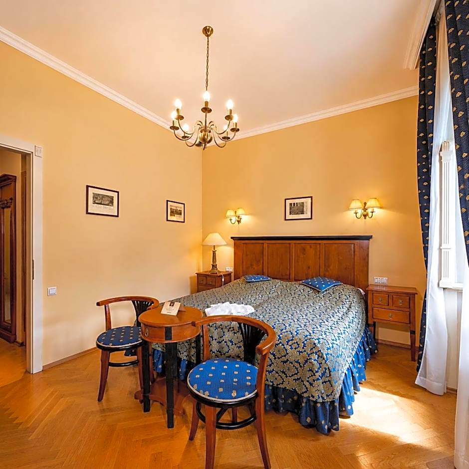 Salvator Hotel