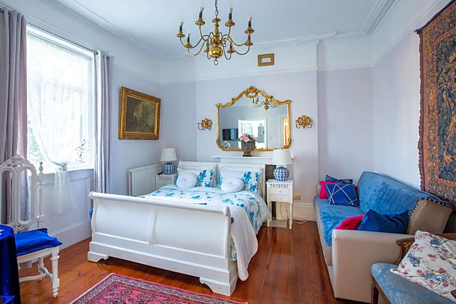 Dawson Place, Juliette's Bed and Breakfast