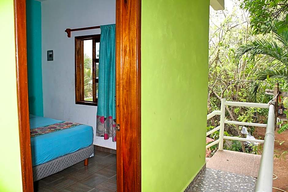 Yaxche Centro Hostal y Camping