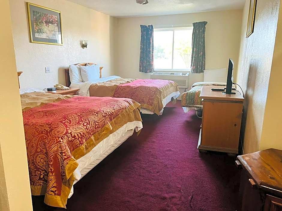 Villa Inn Motel Near Hwy 12 WI Capital O