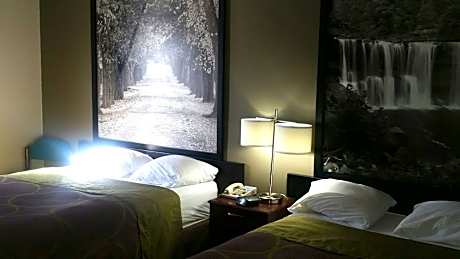 Queen Room with Two Queen Beds - Non-Smoking