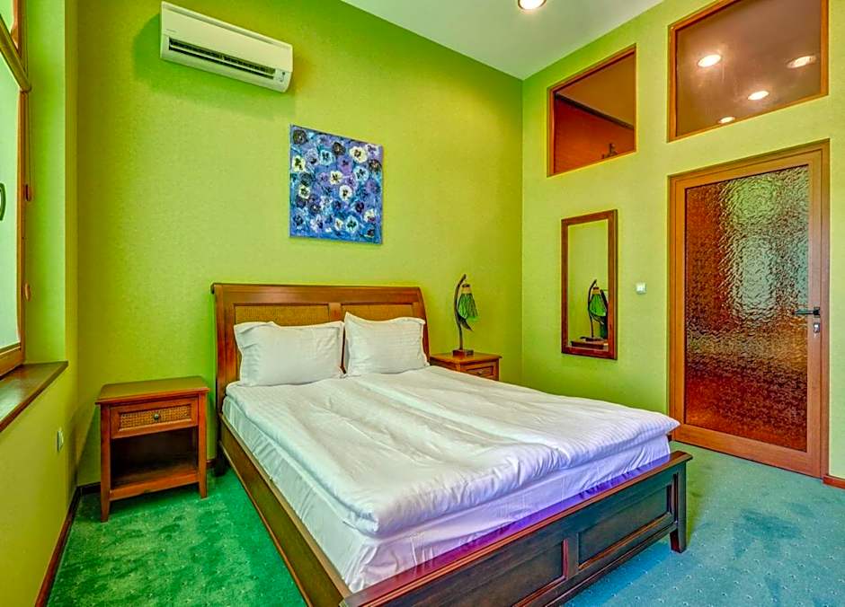 Continental Apartments