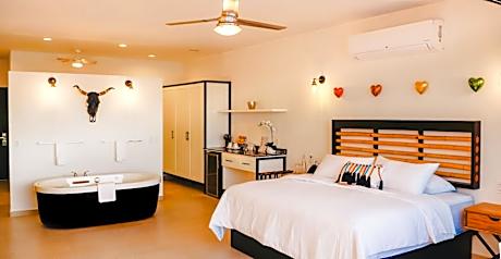 Deluxe Suite with Spa Bath