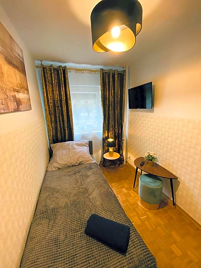 ClickTheFlat Solidarności City Center Apart Rooms
