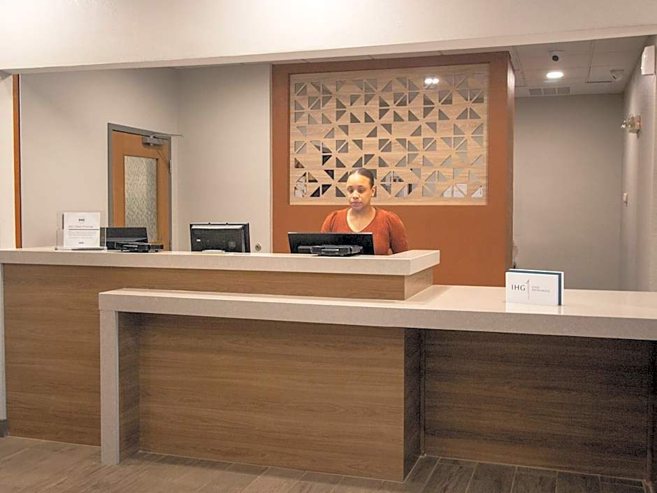 Candlewood Suites Louisville North by IHG