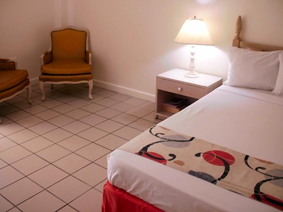 Pineapple Court Hotel