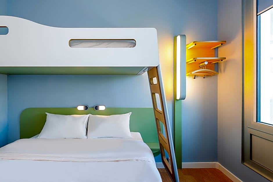 ibis Budget Courbevoie Paris La Defense