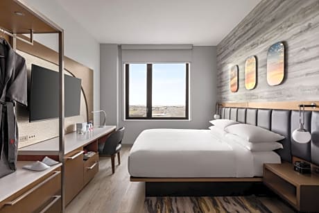 Club Level King Room - Hearing Accessible