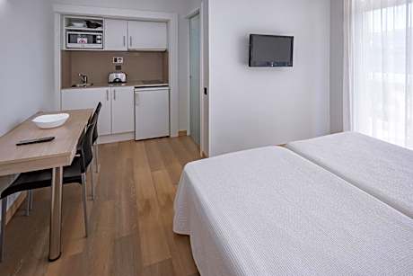 Studio 2* with access to PortAventura Park + 1 access to Ferrari Land (3 adults + 1 child)