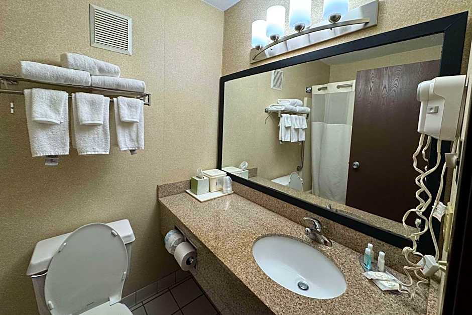 Quality Inn near I-72 and Hwy 51