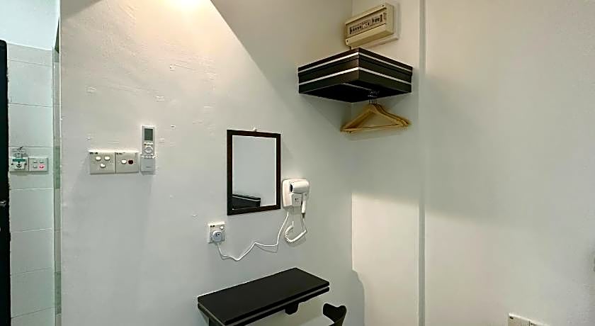 Hotel Tourist City Centre by HotSpot Essential
