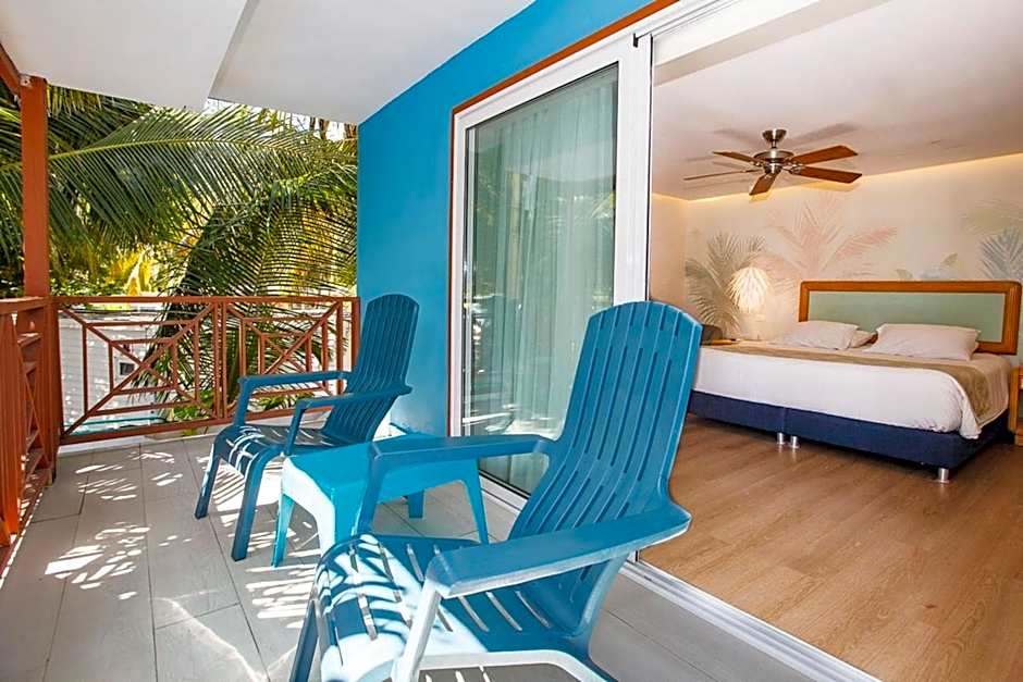 Hotel Cocoplum Beach