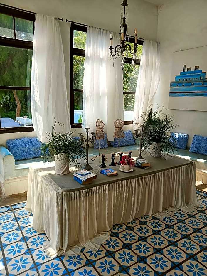 Brassiere Beach Hotel