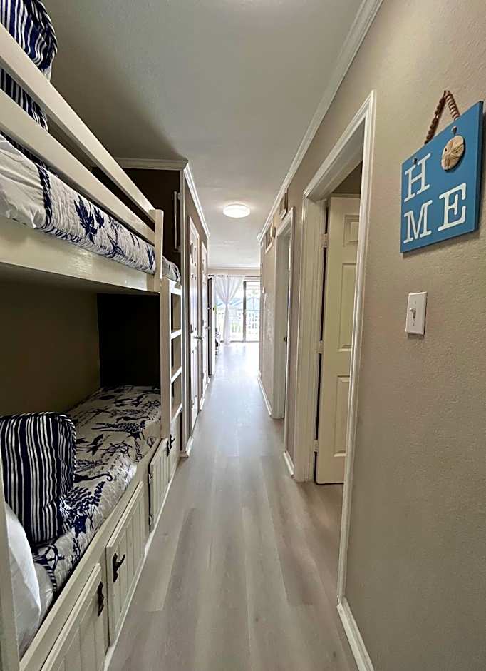 Cozy Galveston Beach Front Condo